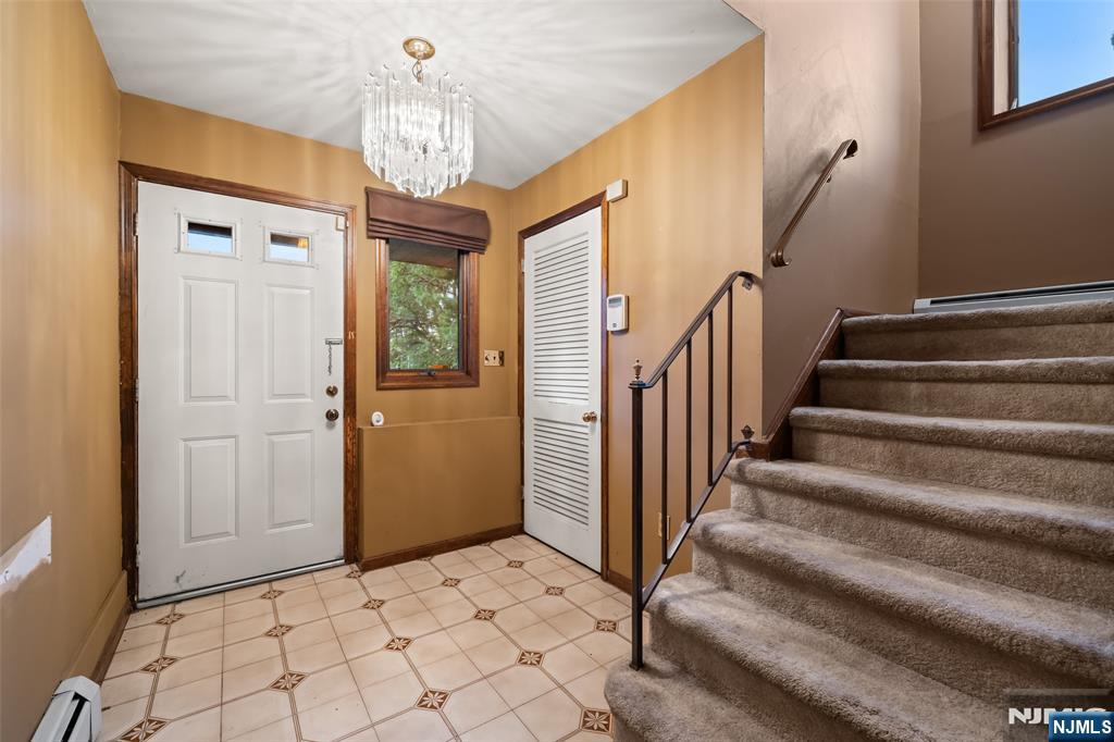 140 Allwood Road E - Photo 2