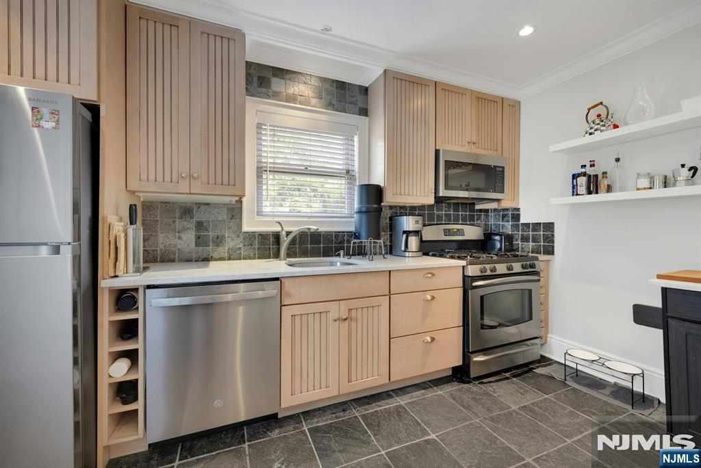 44 Cortland Place - Photo 4