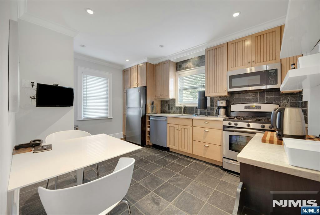44 Cortland Place - Photo 5