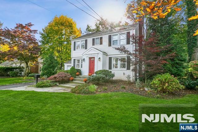 86 Windsor Road - Photo 2