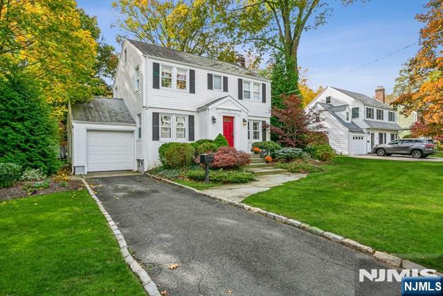 Photo 3 of Single family home for sale at 86 Windsor Rd, Tenafly, NJ 07670 | MLS# 26036216 | Listing updated on 2026-10-08