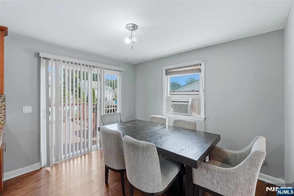635 Robinson Terrace - Photo 5