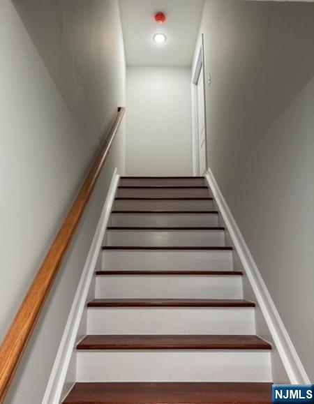 562 11th Street - Photo 4