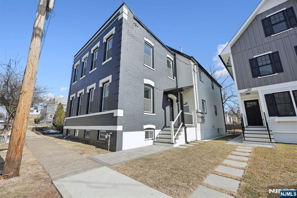 135 Forest Street 2R - Photo 1