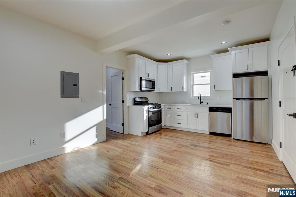 135 Forest Street 2R - Photo 5