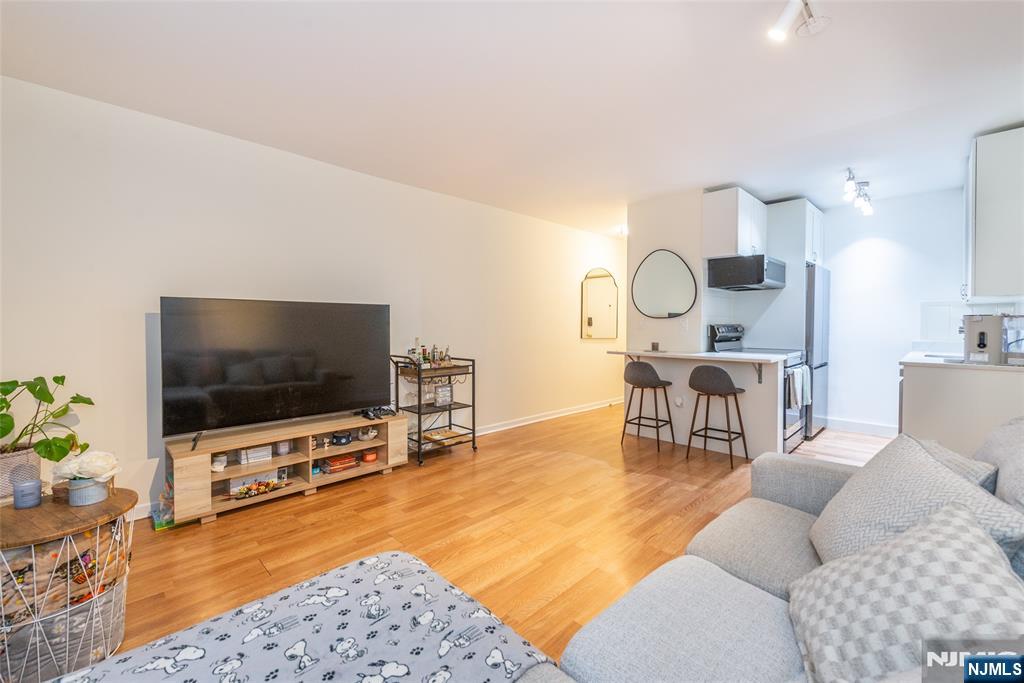 245 Anderson Street 1A - Photo 3