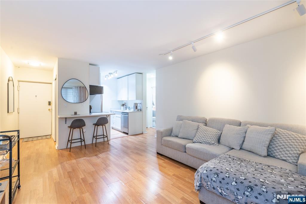 245 Anderson Street 1A - Photo 4