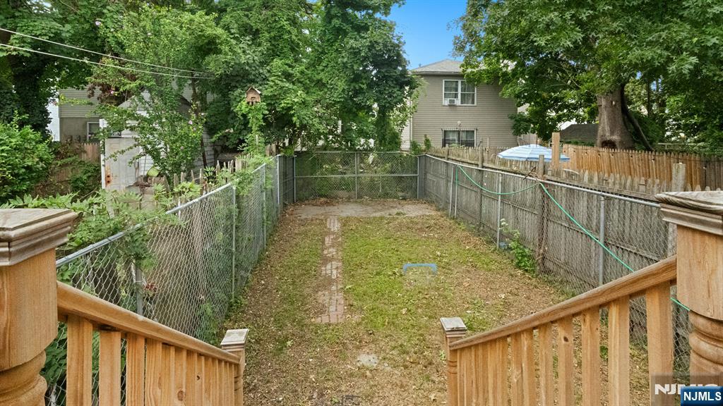 265 18th Street - Photo 2