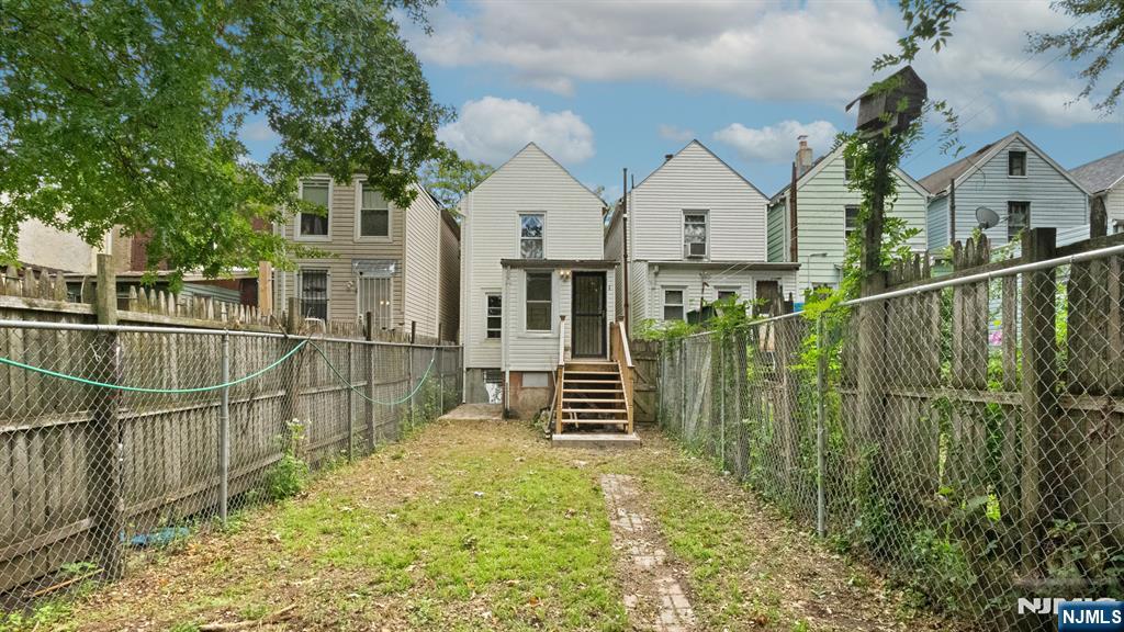 265 18th Street - Photo 4