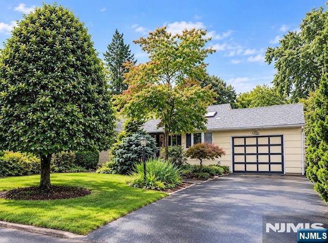 335 Lambert Avenue - Photo 1