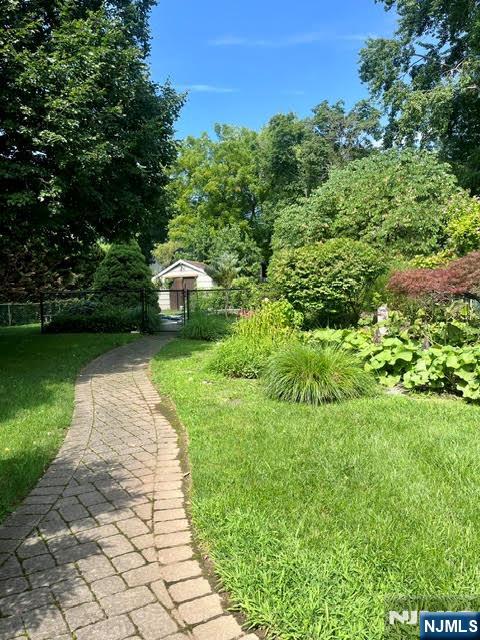 335 Lambert Avenue - Photo 2