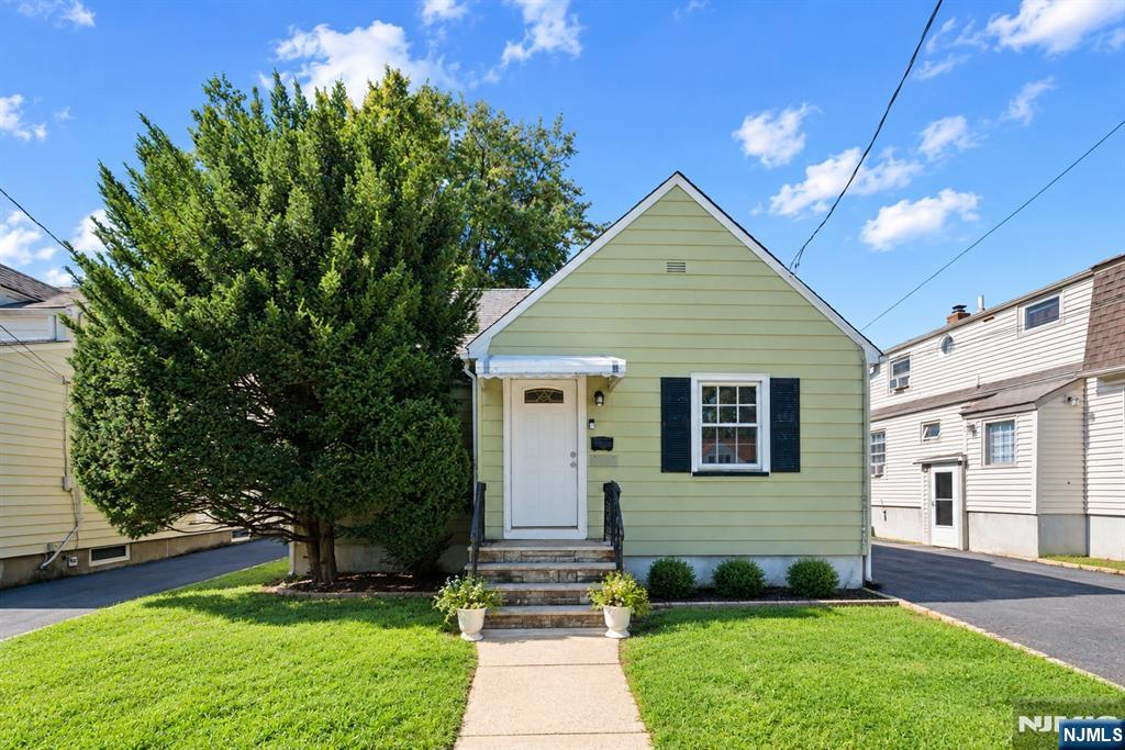 106 Summit Avenue - Photo 2