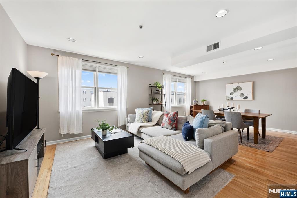 225 Clinton Street 4 - Photo 1