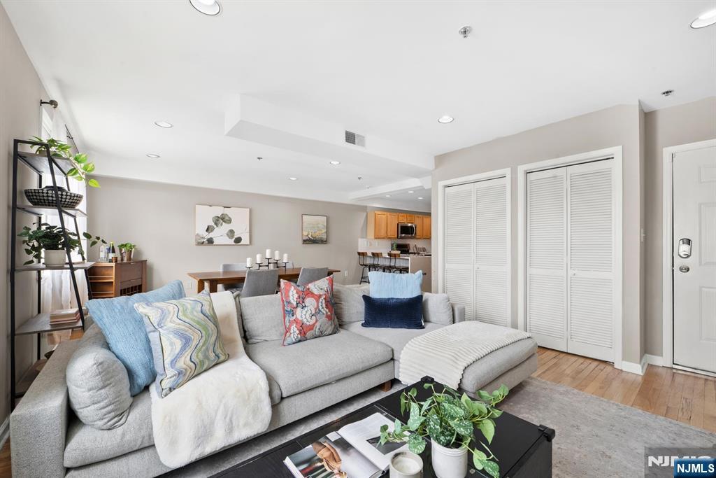 225 Clinton Street 4 - Photo 3