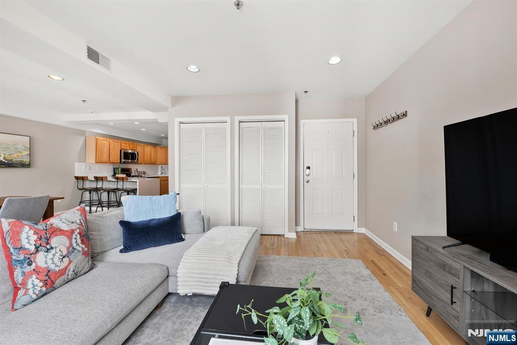 225 Clinton Street 4 - Photo 4