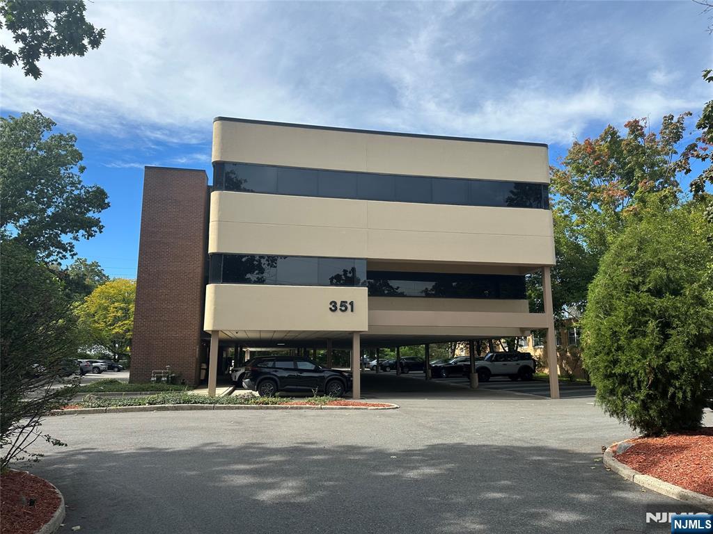 351 Evelyn Street - Photo 1