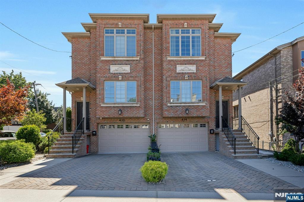 434 Nelson Avenue - Photo 1