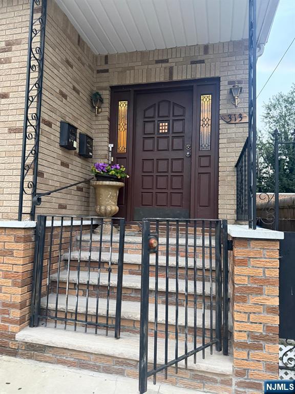 313 Chestnut Street - Photo 2