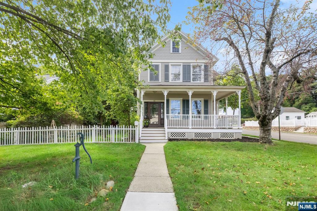 66 Hillside Avenue - Photo 2