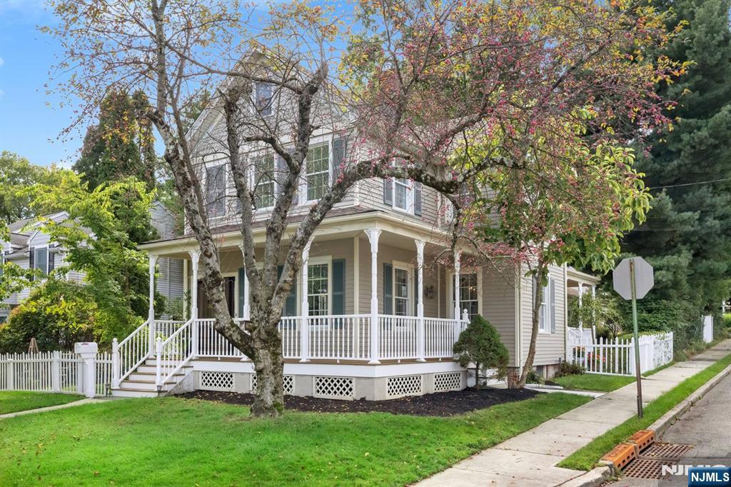 66 Hillside Avenue - Photo 3