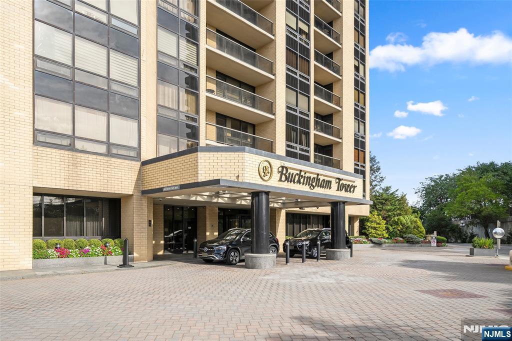 Photo 2 of Condo for sale at 800 Palisade Ave #24 E, Fort Lee, NJ 07024 | MLS# 26036302 | Listing updated on 2026-10-01