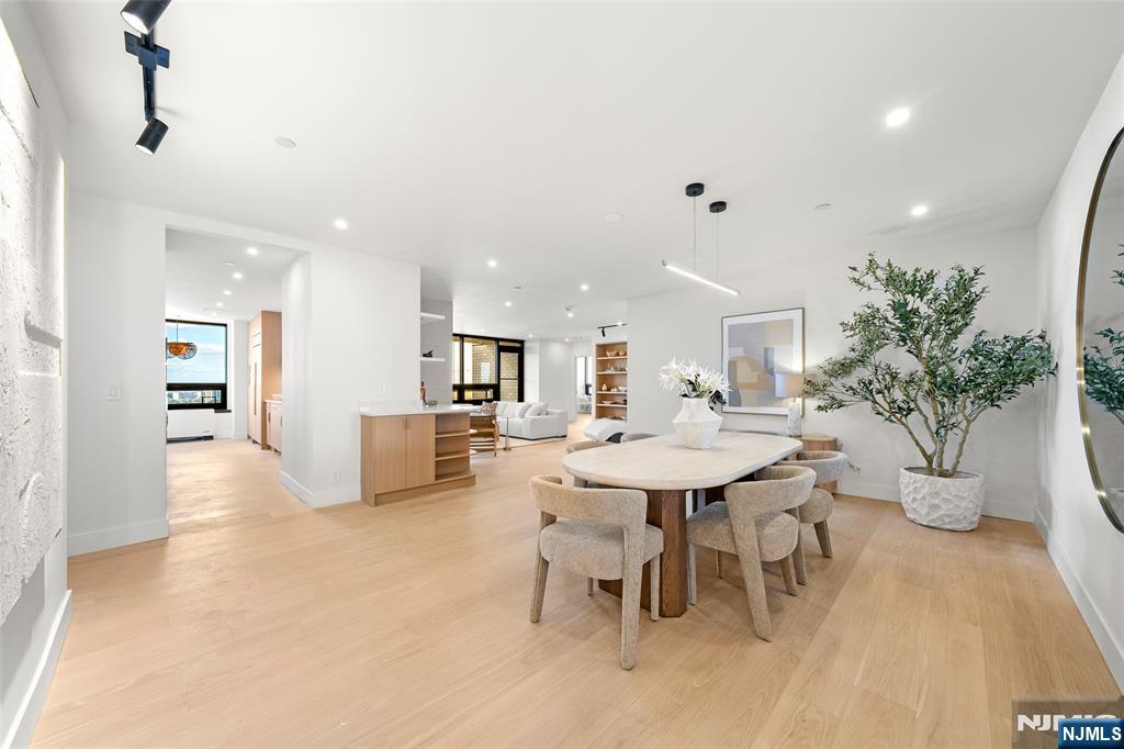 Photo 4 of Condo for sale at 800 Palisade Ave #24 E, Fort Lee, NJ 07024 | MLS# 26036302 | Listing updated on 2026-10-01