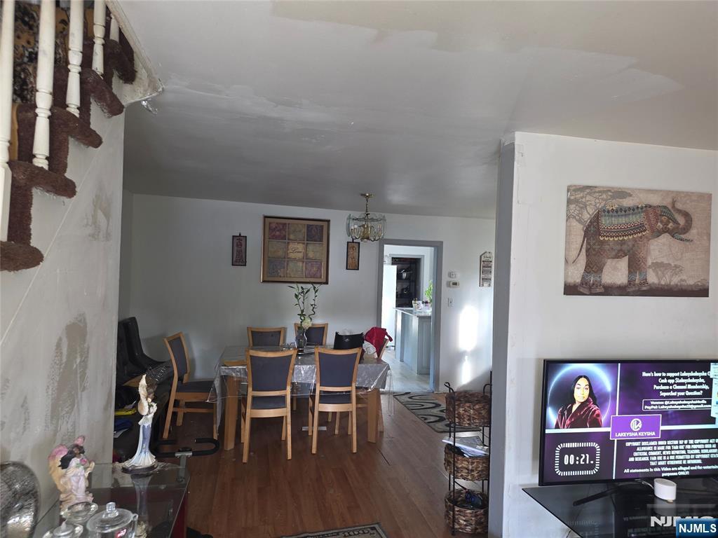 630 Valley Street - Photo 2