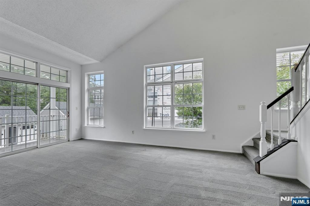 1133 Hyde Park Court - Photo 4