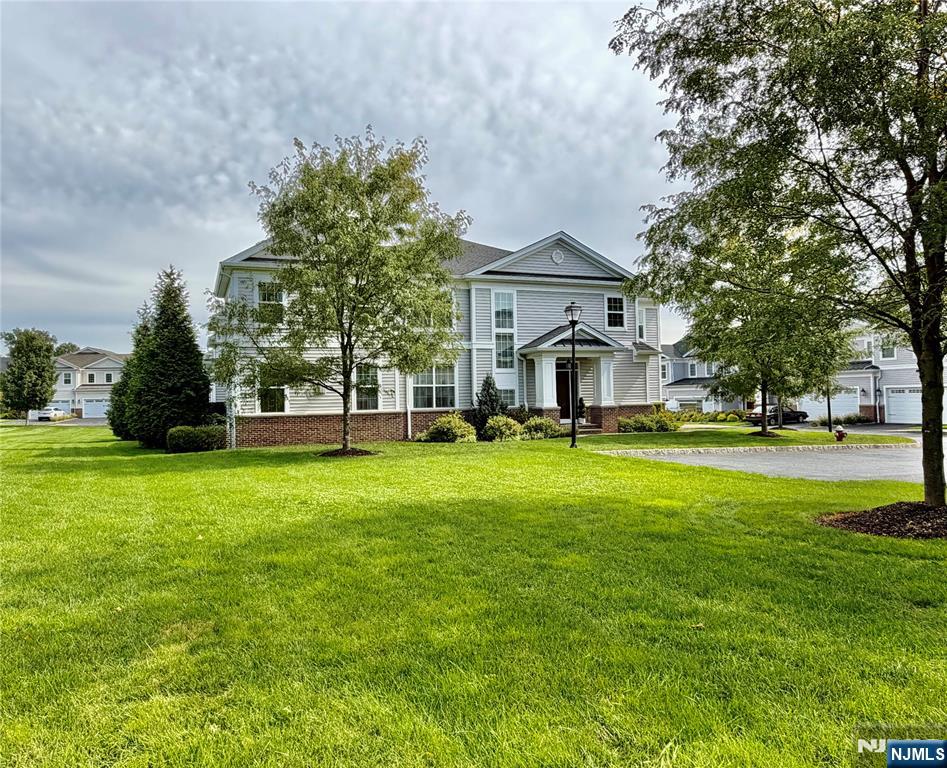 604 Monroe Court - Photo 1
