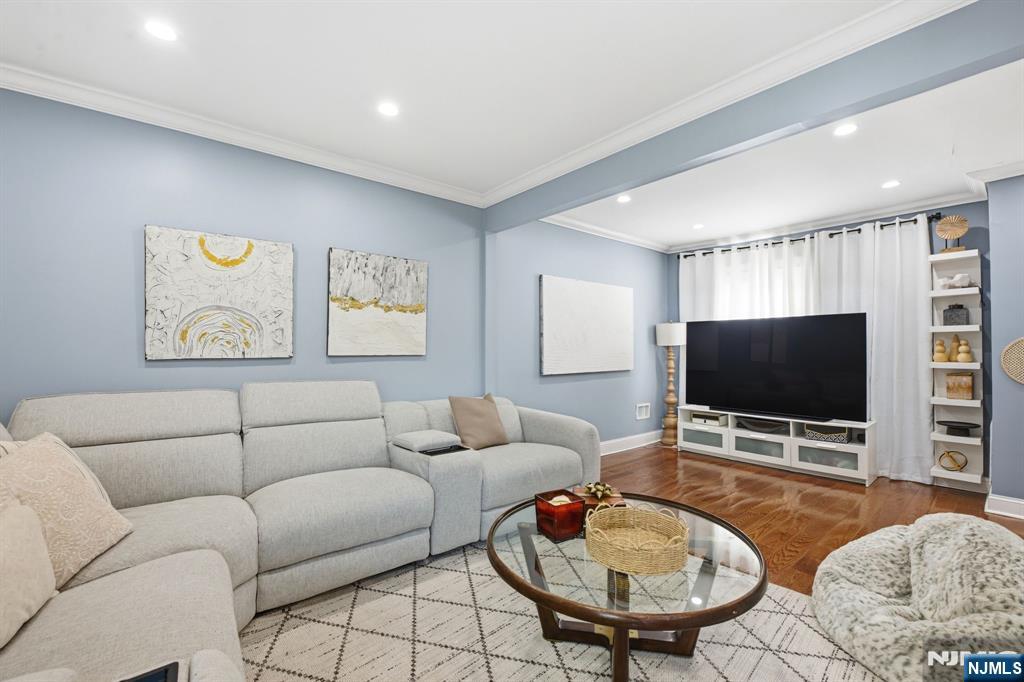 301 Roosevelt Avenue - Photo 5