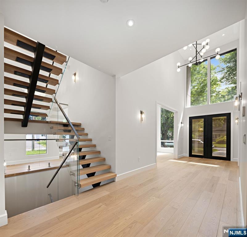 648 Falmouth Avenue - Photo 2