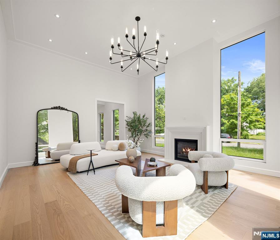 648 Falmouth Avenue - Photo 3