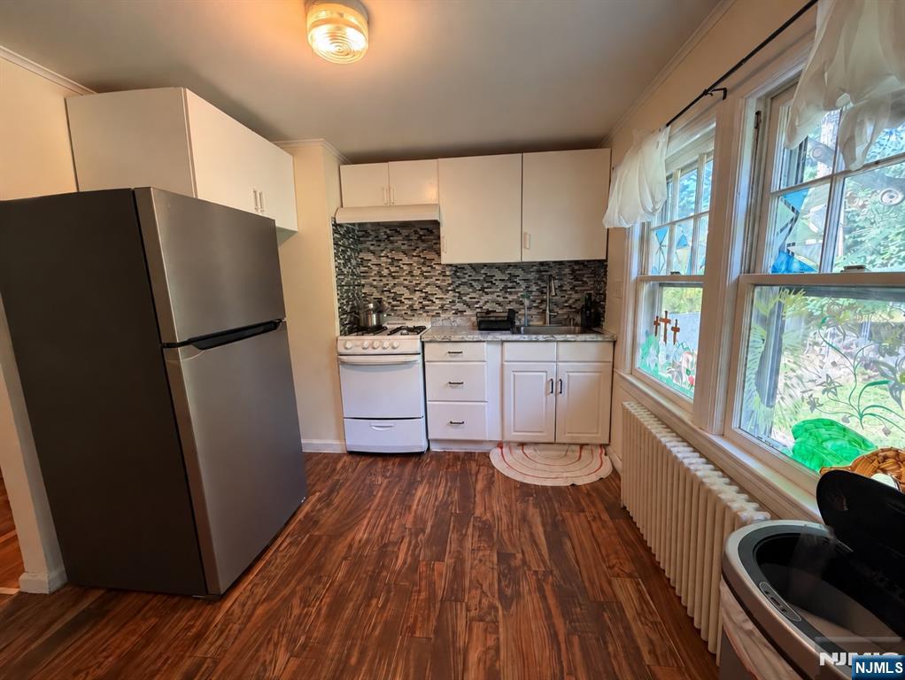 218 Brown Avenue - Photo 3