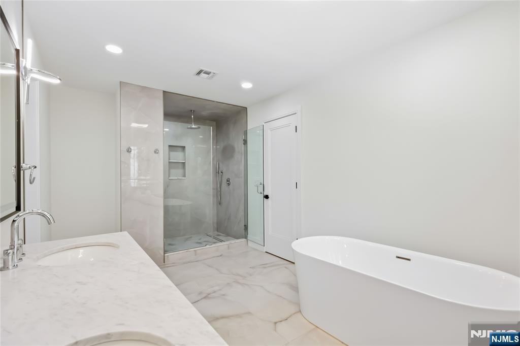 35 Harvey Street — photo 39