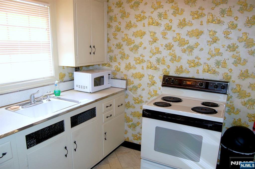 150 6th Street 3 - Photo 2