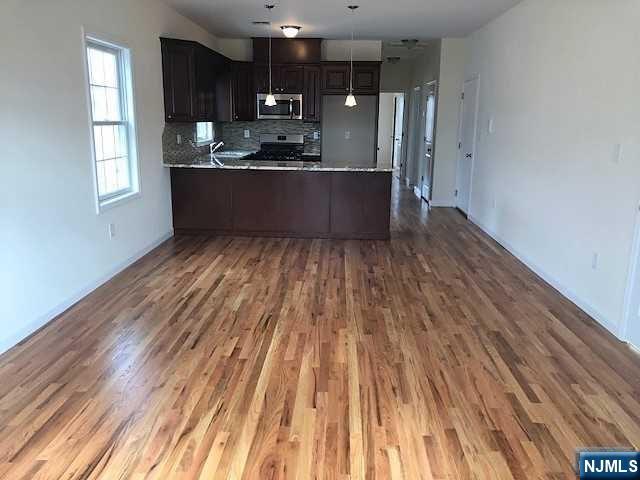 426 Jersey Street 2 - Photo 2
