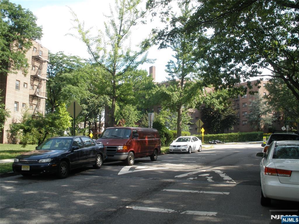 3021 EDWIN Edwin Avenue 4B - Photo 2