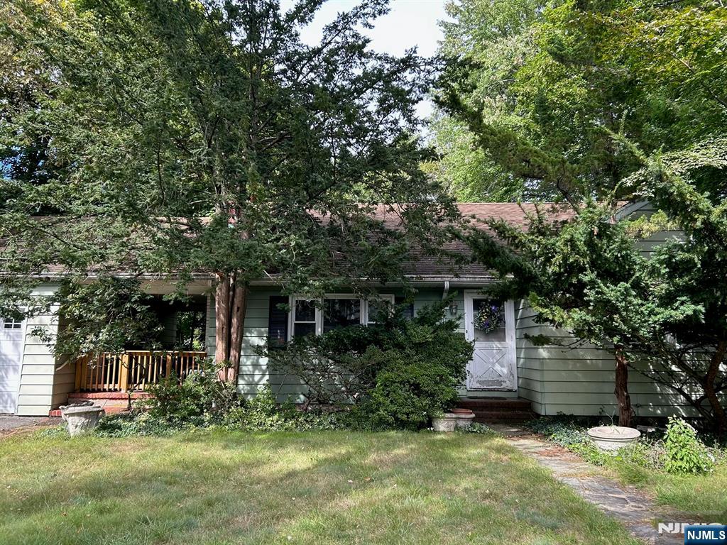 7 Sussex Road - Photo 1