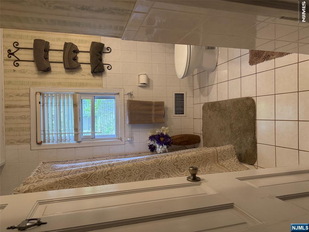 Photo 4 of Single family home for sale at 7 Sussex Rd, Tenafly, NJ 07670 | MLS# 26036367 | Listing updated on 2026-09-30