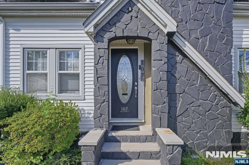 Photo 2 of Single family home for sale at 107 Palisade Ave, Bergenfield, NJ 07621 | MLS# 26036368 | Listing updated on 2026-10-07