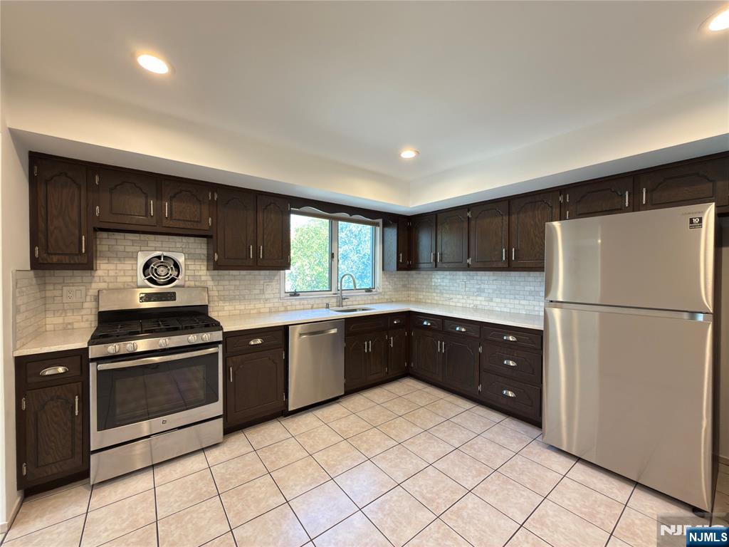 531 Day Avenue - Photo 3