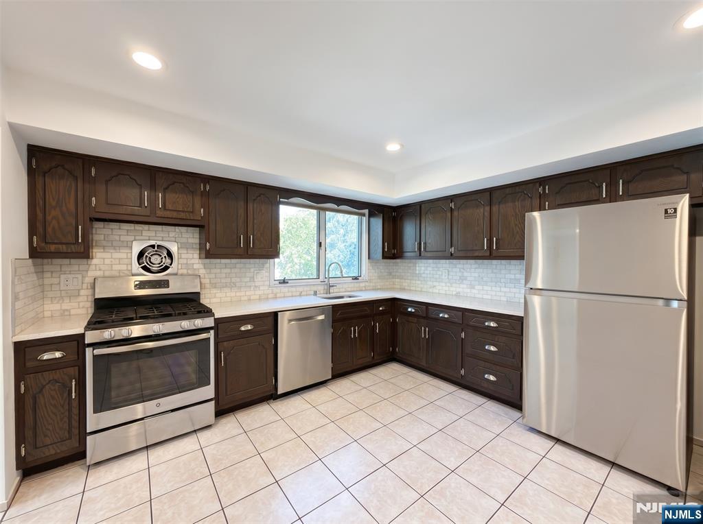 531 Day Avenue - Photo 4
