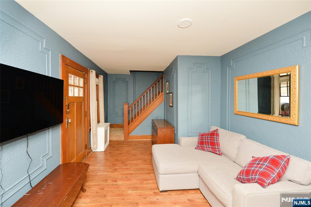 18 Minerva Avenue - Photo 2