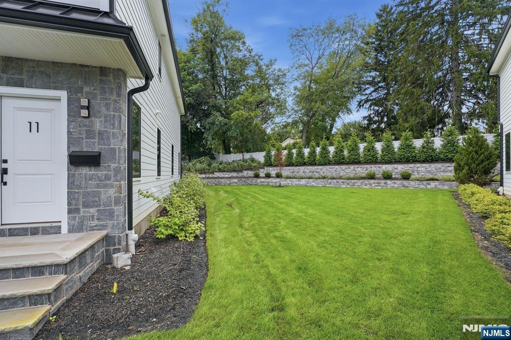 11 Fey Place - Photo 3