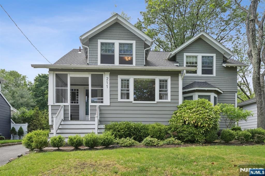 211 Pinelynn Road - Photo 1