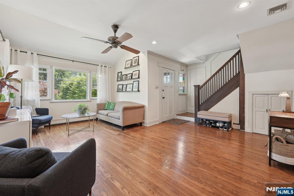 211 Pinelynn Road - Photo 2