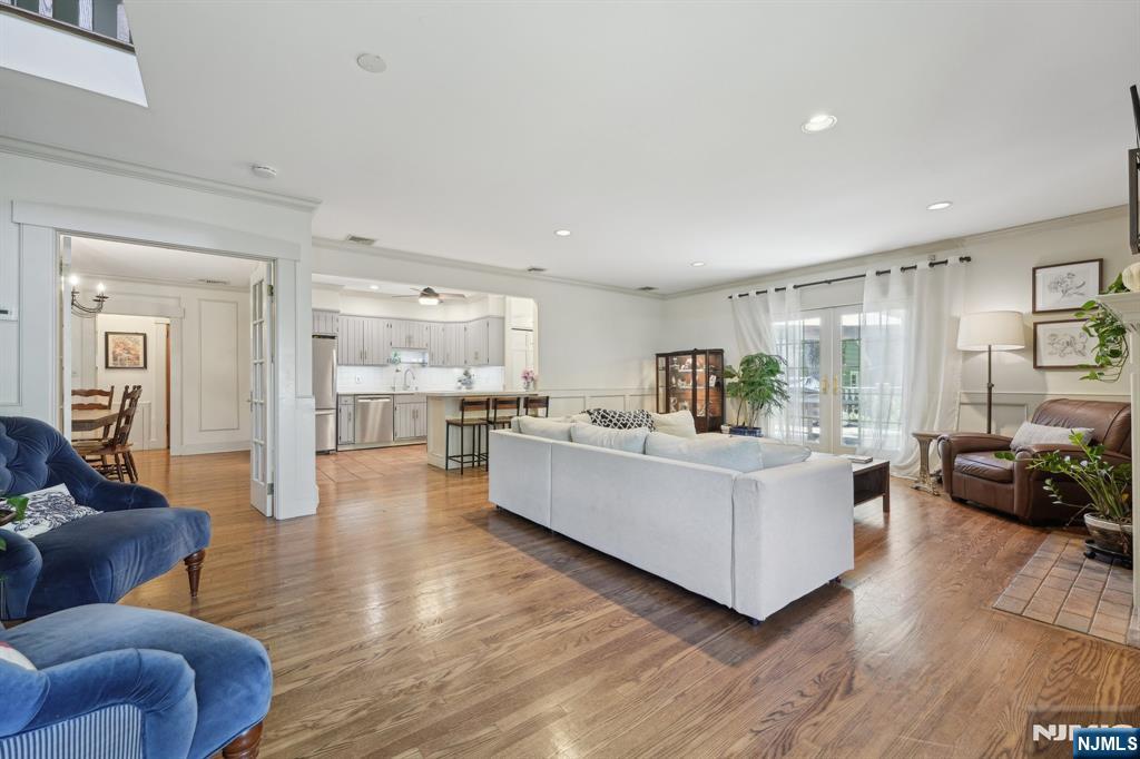 211 Pinelynn Road - Photo 5