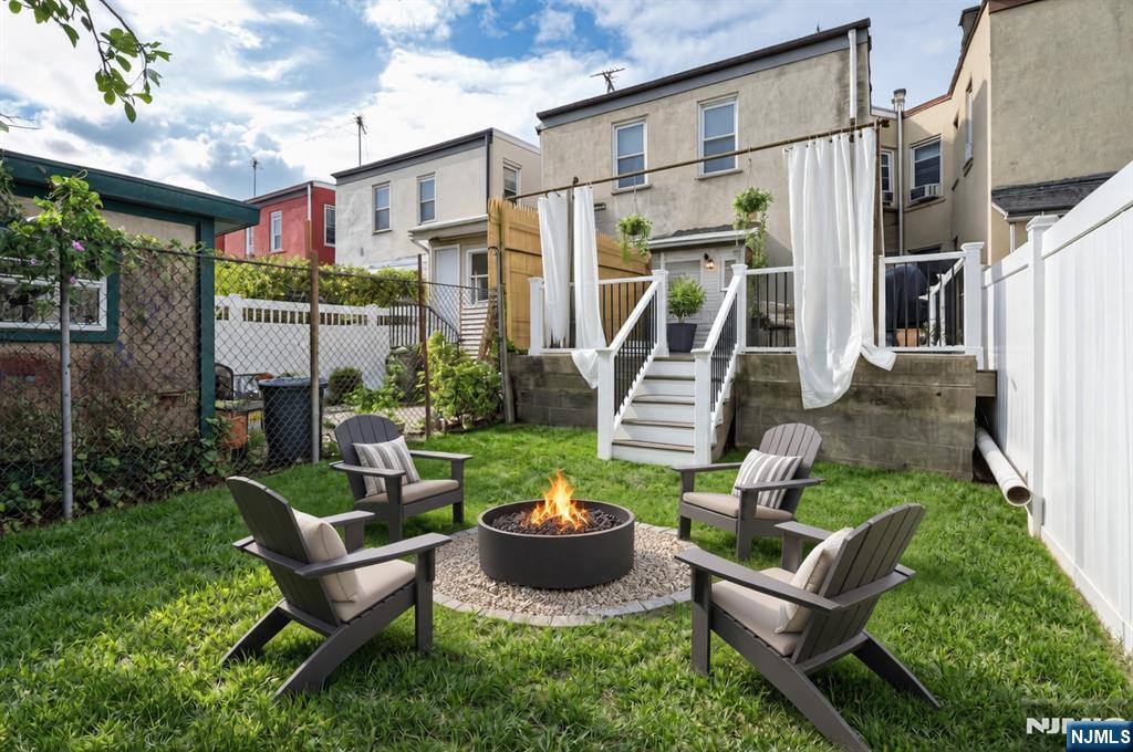 103 Napoleon Street - Photo 1