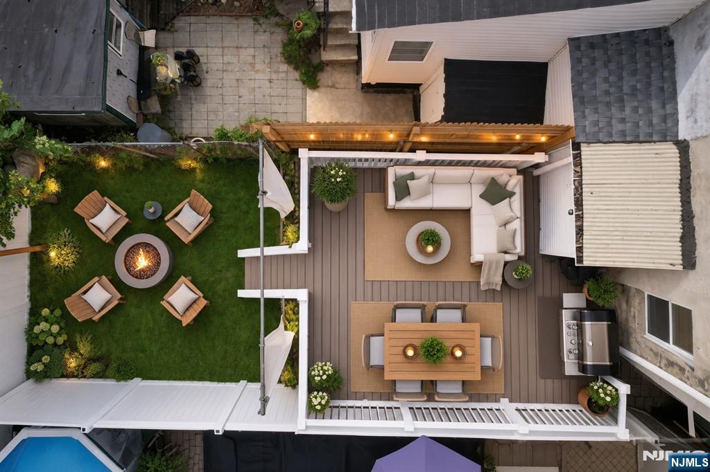 103 Napoleon Street - Photo 2