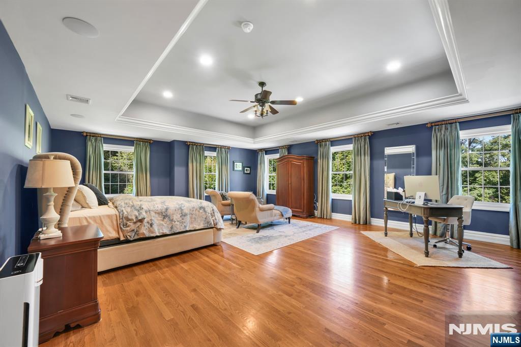 21 Reagan Way